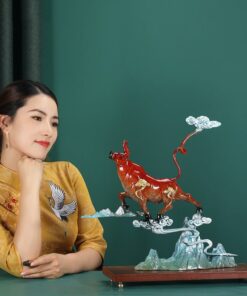 Tượng bò tót cưỡi mây bằng đồng