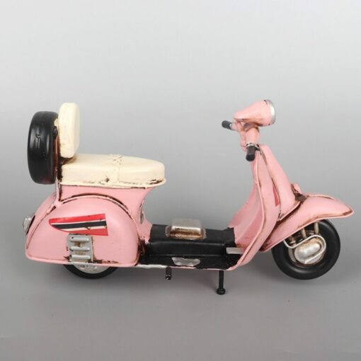 Mô hình xe vespa cổ đẹp màu hồng CD176