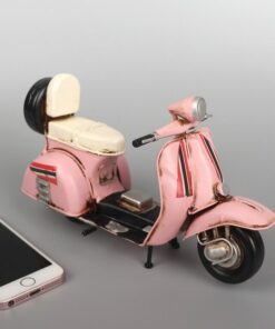 Mô hình xe vespa cổ đẹp màu hồng CD176