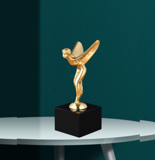 Biểu tượng Spirit of Ecstasy Rolls Royce