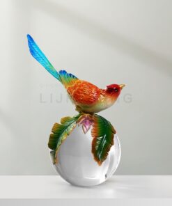 Decor Chim Đứng Trên Quả Cầu