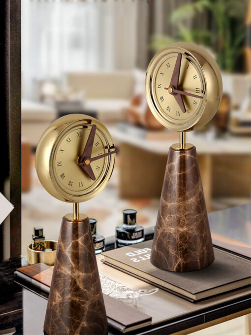Đồng Hồ Gỗ Óc Chó Để Bàn Sáng Tạo