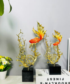 Tượng Cá Vàng Trong Nước