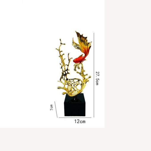 Tượng Cá Vàng Trong Nước