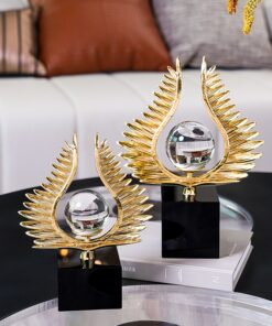 Mô Hình Đôi Cánh Và Quả Cầu Pha Lê