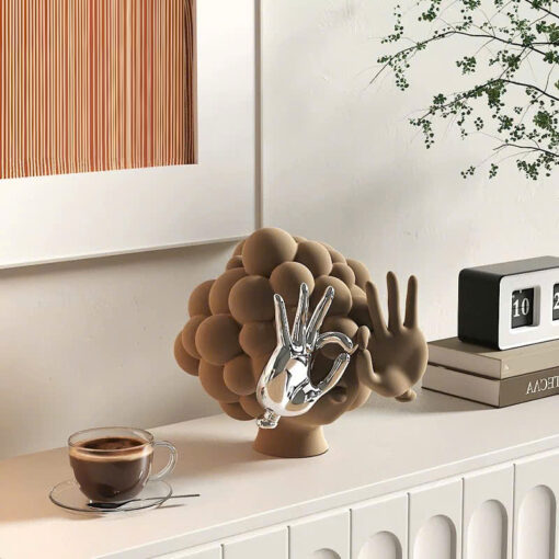 Tượng Cô Gái Vươn Tay Nghệ Thuật