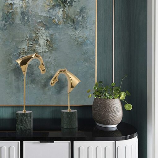 Tượng Đầu Ngựa Tối Giản