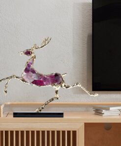 Tượng Hươu Gắn Đá Lan Tỏa Vẻ Đẹp