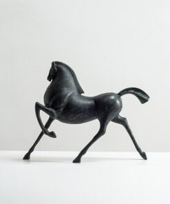Tượng Ngựa Tối Giản