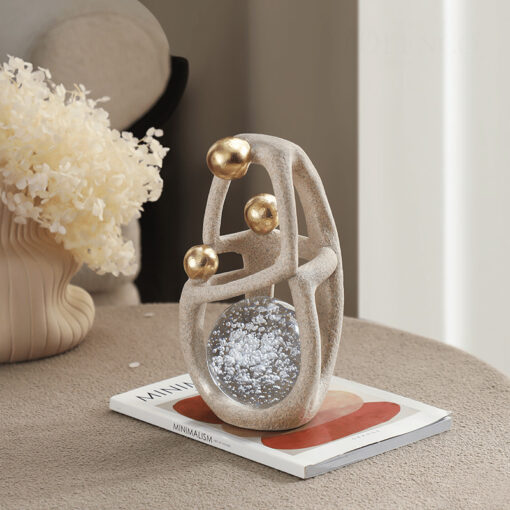 Tượng Người Ôm Cầu Pha Lê Decor