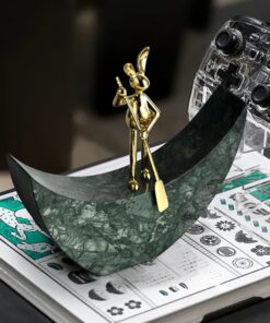 Tượng Thỏ Peter Chèo Thuyền