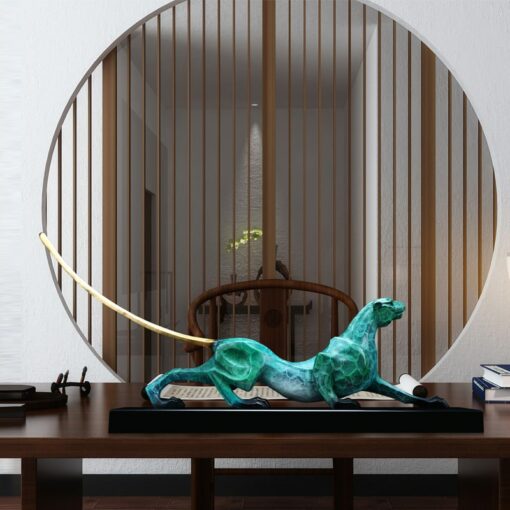 Tượng Con Báo Uy Phong Bằng Đồng