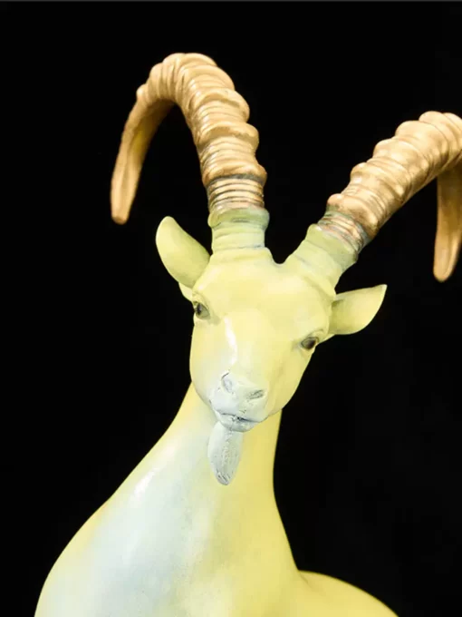 Tượng Dê Vàng Uy Phong