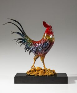 Tượng Gà Trống Đứng Trên Tiền Vàng