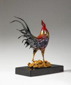 Tượng Gà Trống Đứng Trên Tiền Vàng