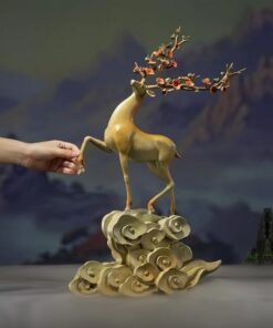 Tượng Hươu Vàng Trên Mây