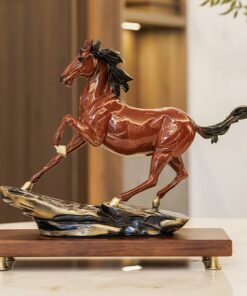 Tượng Tuấn Mã Lướt Gió Thành Công